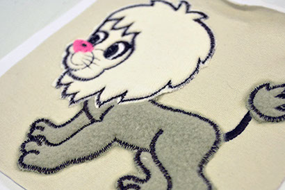 strojové vyšívání již od jednoho kusu